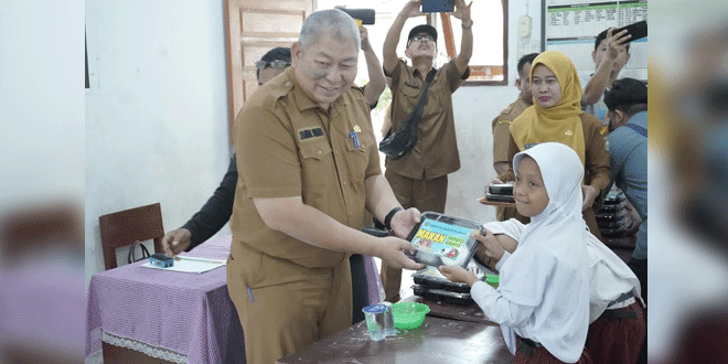 Disdik-Asahan-Launching-Gerakan-'Makan-Gratis'-Bagi-Peserta-Didik--2